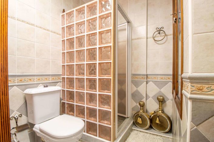 Image No.23-4 Bed Property for sale