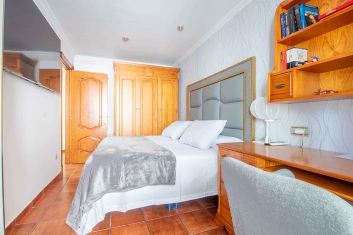 Image No.25-4 Bed Property for sale