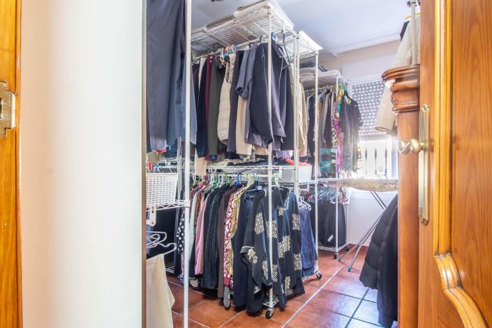 Image No.29-4 Bed Property for sale