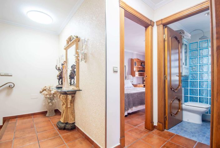 Image No.31-4 Bed Property for sale