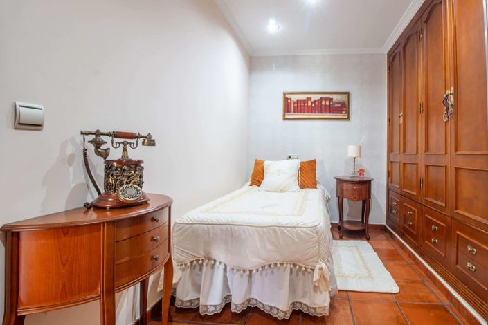 Image No.35-4 Bed Property for sale