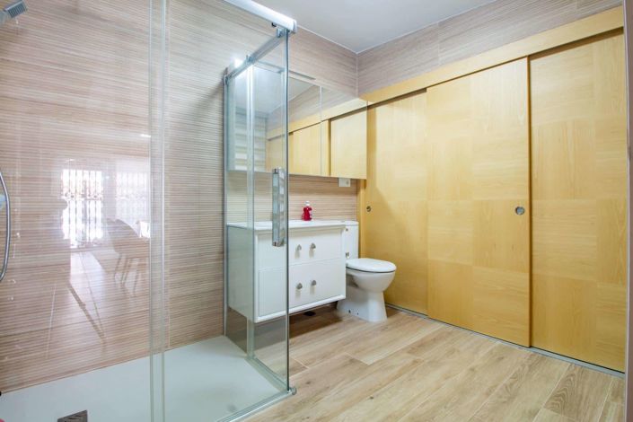 Image No.36-4 Bed Property for sale