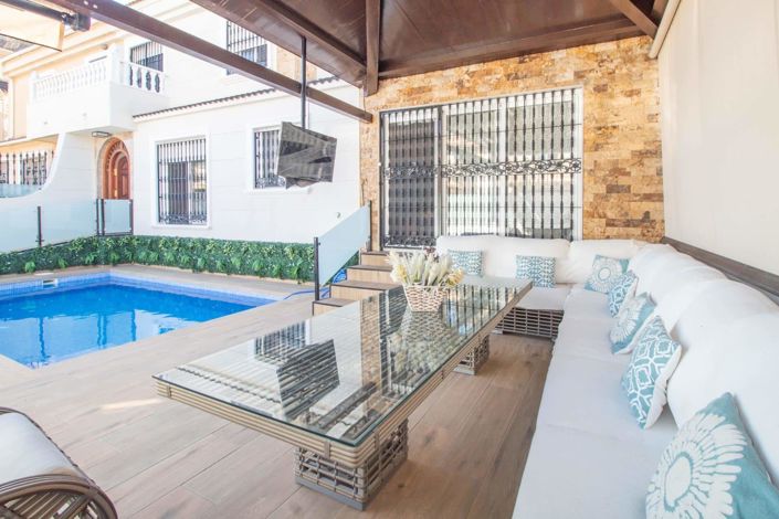 Image No.42-4 Bed Property for sale