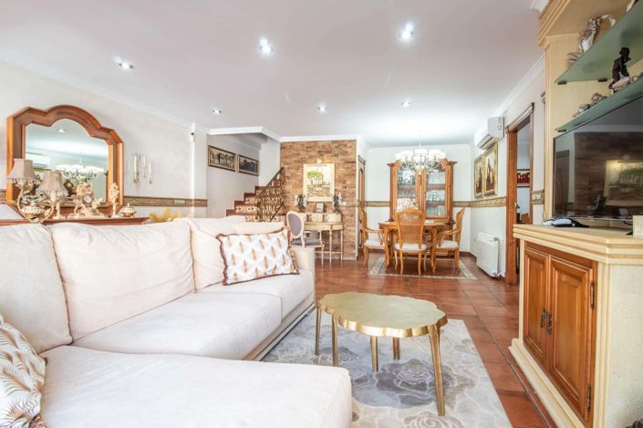 Image No.8-4 Bed Property for sale