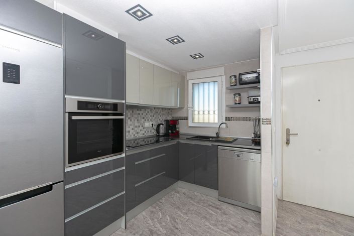 Image No.9-2 Bed Apartment for sale