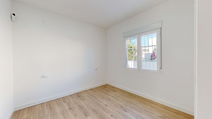 Image No.18-2 Bed Bungalow for sale