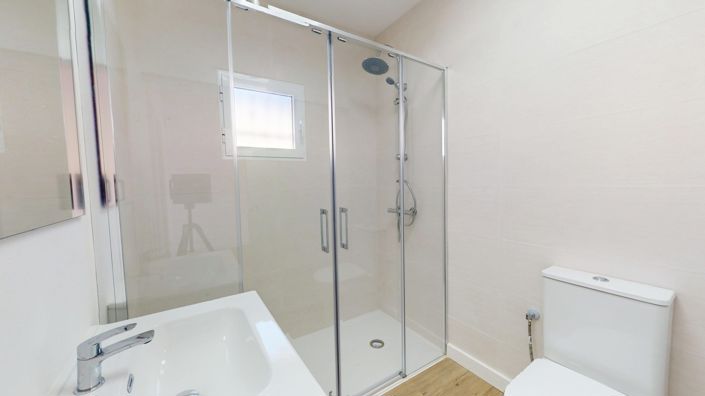 Image No.21-2 Bed Bungalow for sale