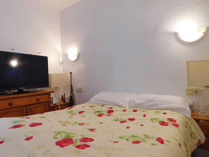 Image No.12-1 Bed Property for sale