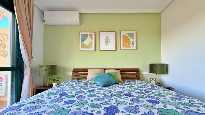 Image No.18-2 Bed Townhouse for sale