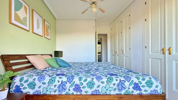 Image No.19-2 Bed Townhouse for sale