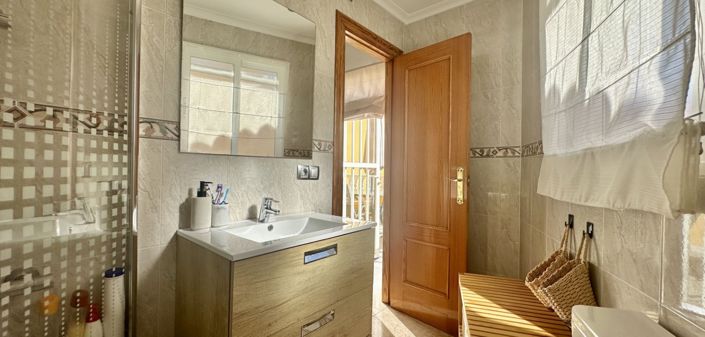 Image No.26-3 Bed Townhouse for sale