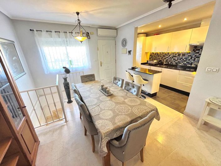 Image No.8-4 Bed Townhouse for sale