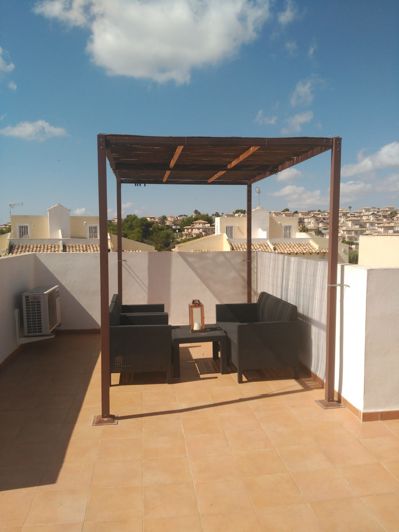 Image No.15-2 Bed Property for sale