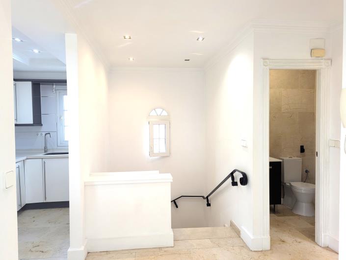 Image No.10-4 Bed Villa for sale