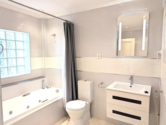 Image No.27-4 Bed Villa for sale