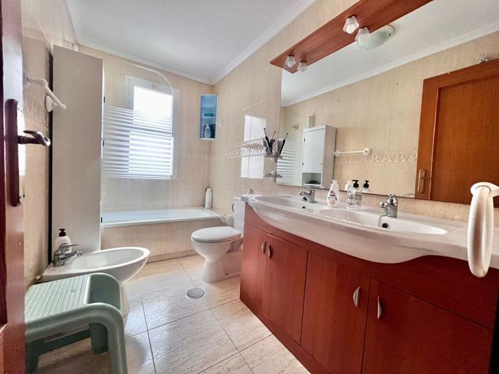 Image No.16-2 Bed Bungalow for sale