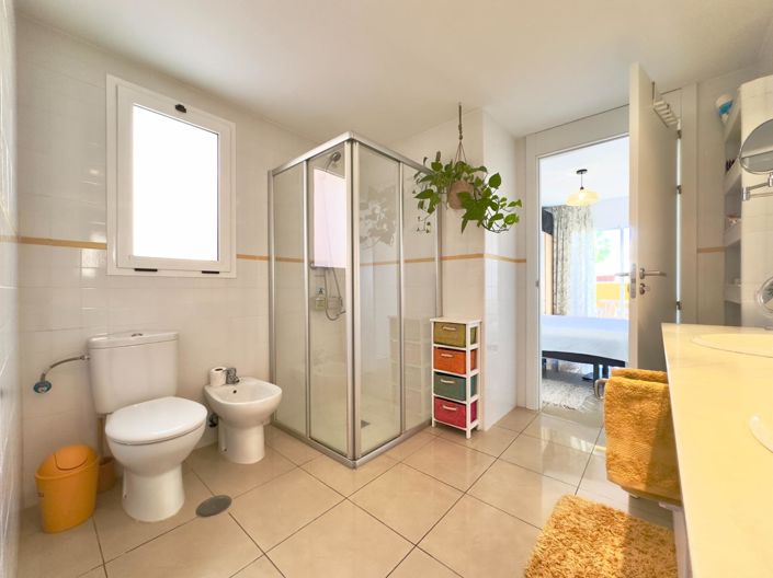 Image No.21-2 Bed Apartment for sale