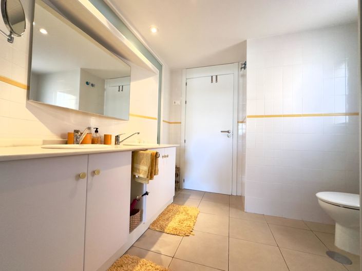 Image No.22-2 Bed Apartment for sale