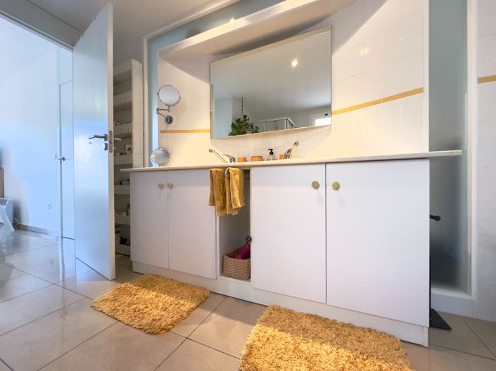 Image No.23-2 Bed Apartment for sale