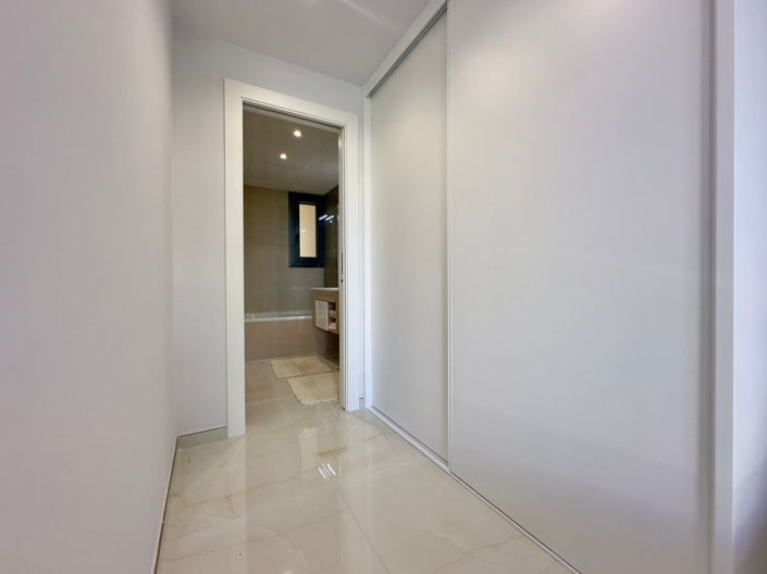 Image No.38-3 Bed Apartment for sale