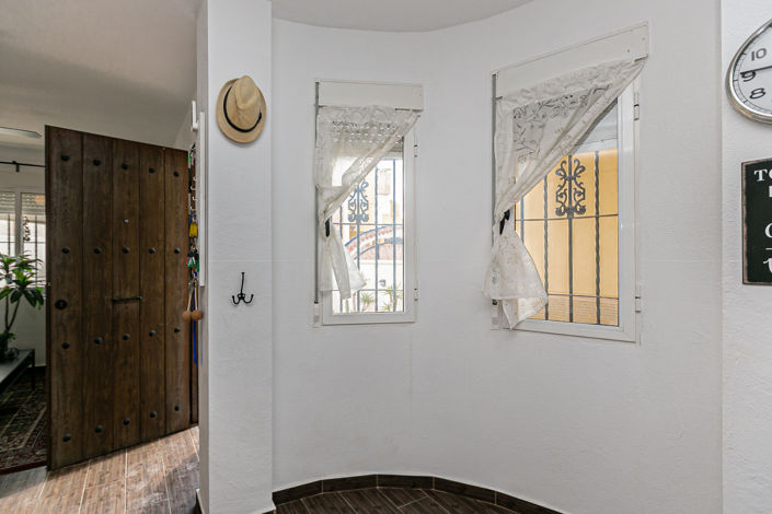 Image No.10-2 Bed Townhouse for sale