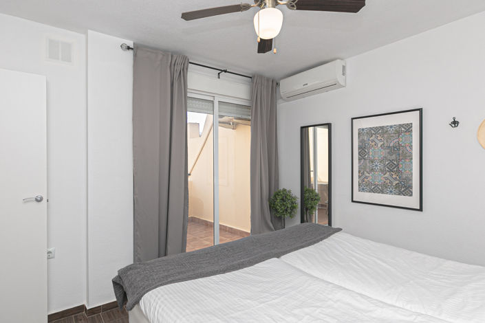 Image No.38-2 Bed Townhouse for sale