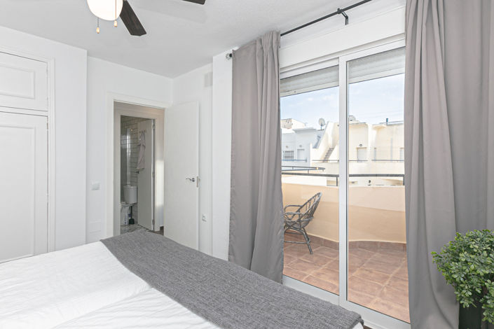 Image No.39-2 Bed Townhouse for sale