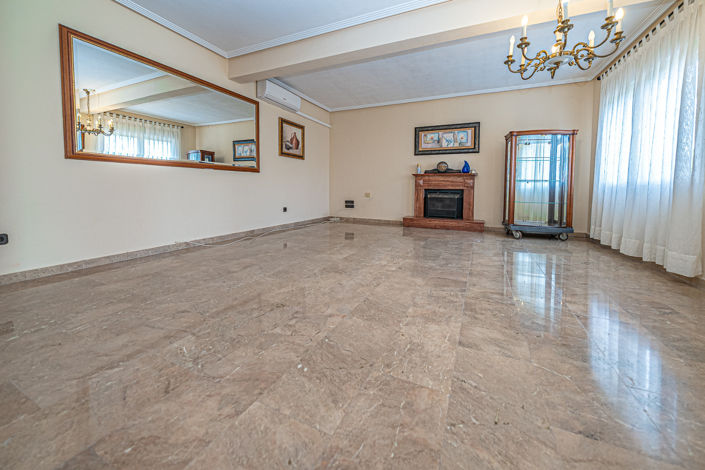 Image No.6-4 Bed Villa for sale