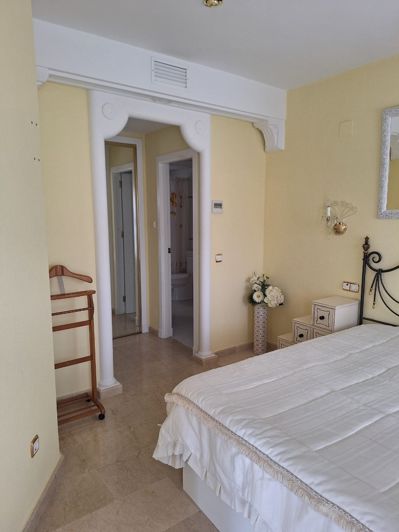 Image No.11-3 Bed Property for sale