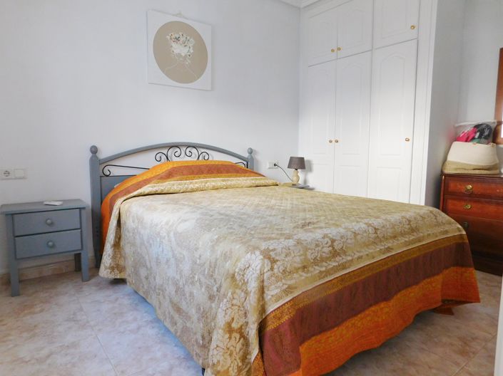 Image No.15-2 Bed Townhouse for sale