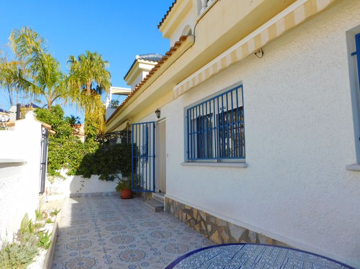 Image No.6-2 Bed Townhouse for sale