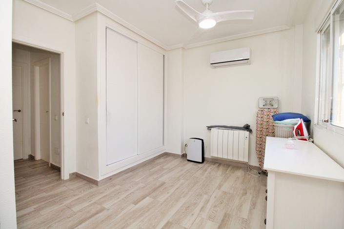 Image No.25-4 Bed Villa for sale