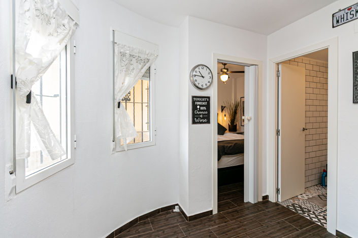 Image No.9-2 Bed Townhouse for sale