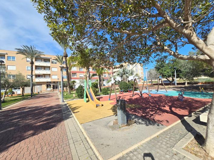 Image No.32-3 Bed Property for sale