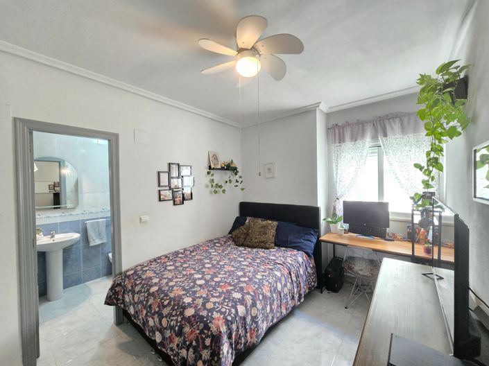 Image No.5-3 Bed Property for sale