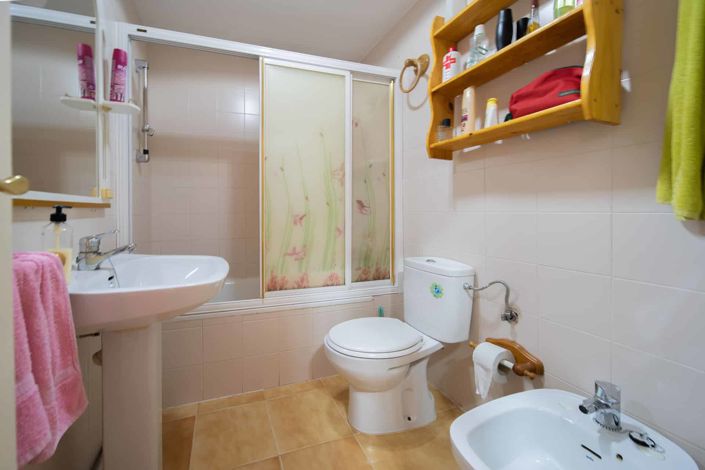 Image No.13-4 Bed Property for sale