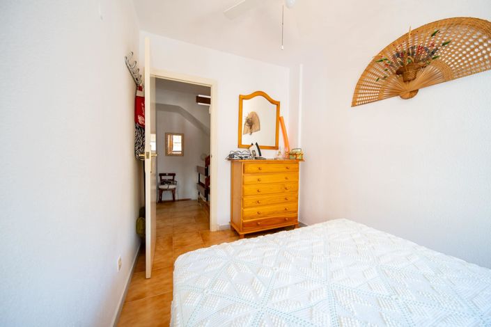 Image No.15-4 Bed Property for sale