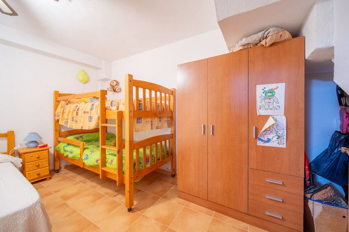 Image No.20-4 Bed Property for sale