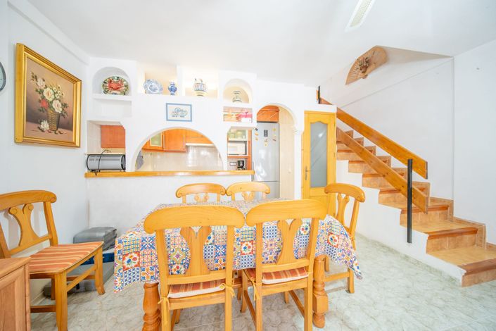 Image No.5-4 Bed Property for sale