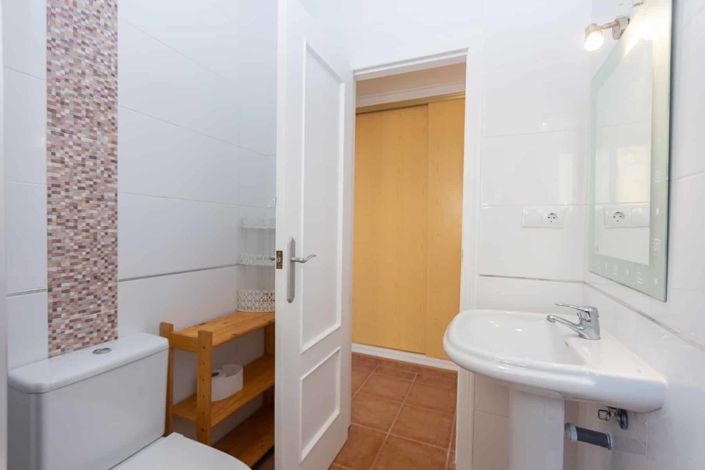 Image No.19-3 Bed Townhouse for sale