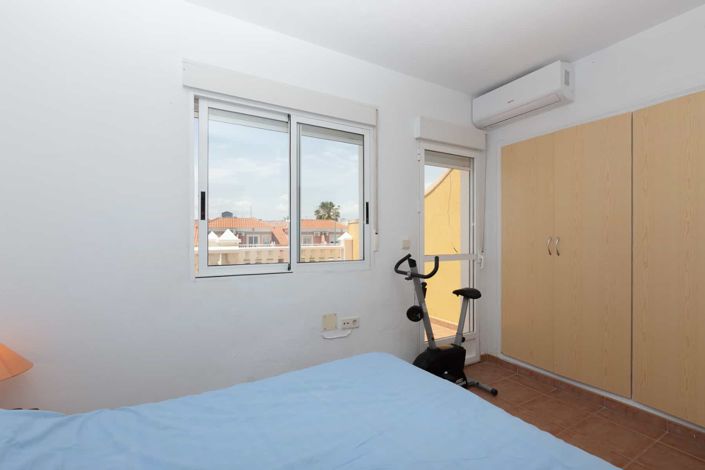 Image No.25-3 Bed Townhouse for sale