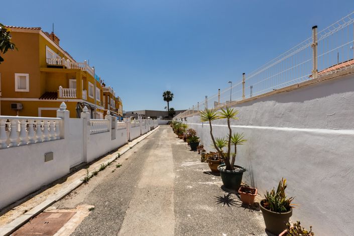 Image No.32-3 Bed Townhouse for sale