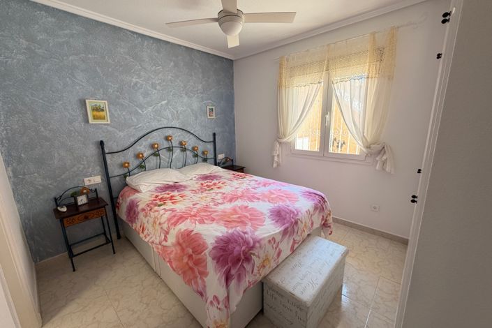 Image No.25-2 Bed Bungalow for sale