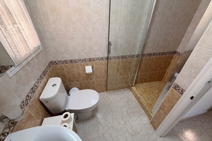 Image No.37-2 Bed Bungalow for sale