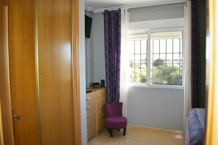 Image No.13-3 Bed Property for sale