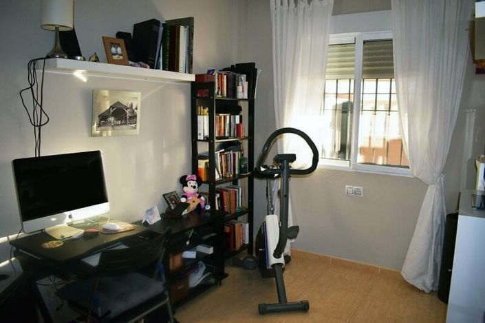 Image No.18-3 Bed Property for sale