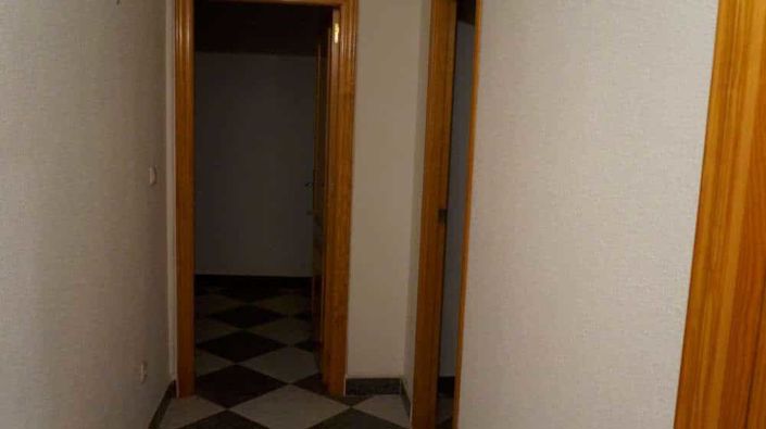 Image No.18-3 Bed Property for sale