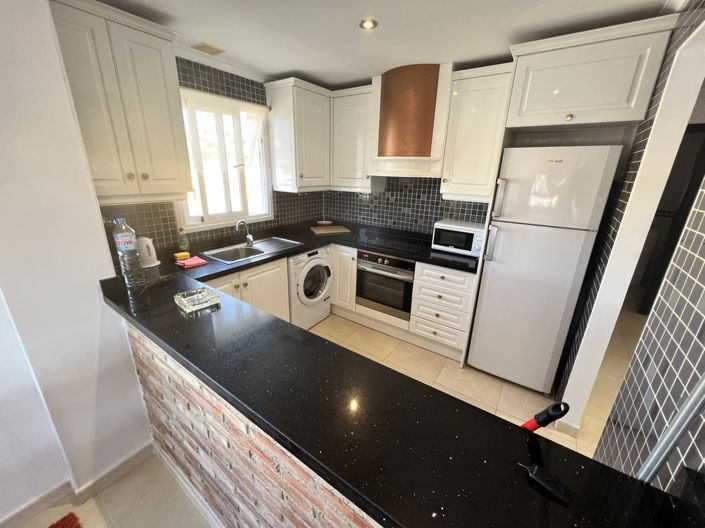 Image No.10-2 Bed Property for sale