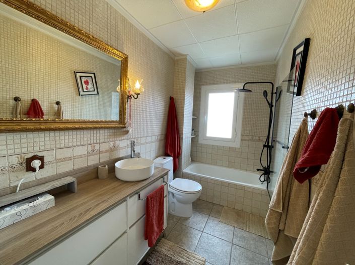 Image No.4-3 Bed Property for sale