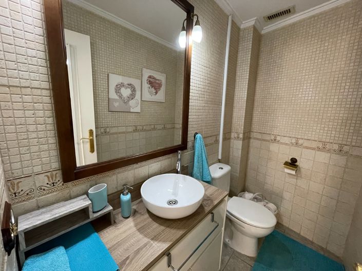 Image No.8-3 Bed Property for sale